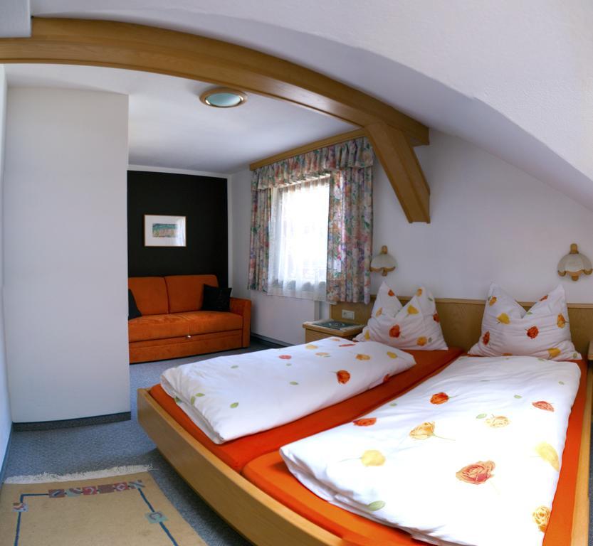Ferienwohnungen Stefan Kröll Mayrhofen Zimmer foto